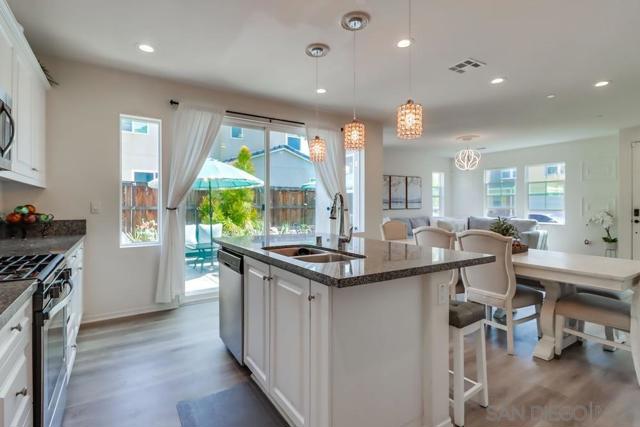 1225 Camino Avalon, Chula Vista CA: https://media.crmls.org/mediaz/dbef361a-109d-4e68-b70c-d54256905537.jpg