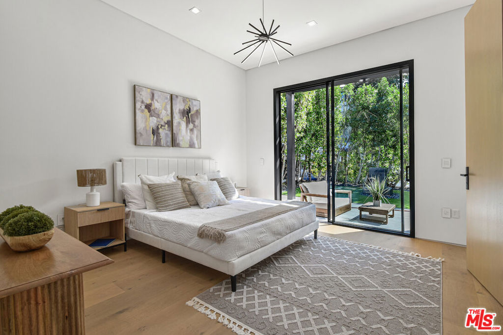 13015 Greenleaf StreetStudio City img 8