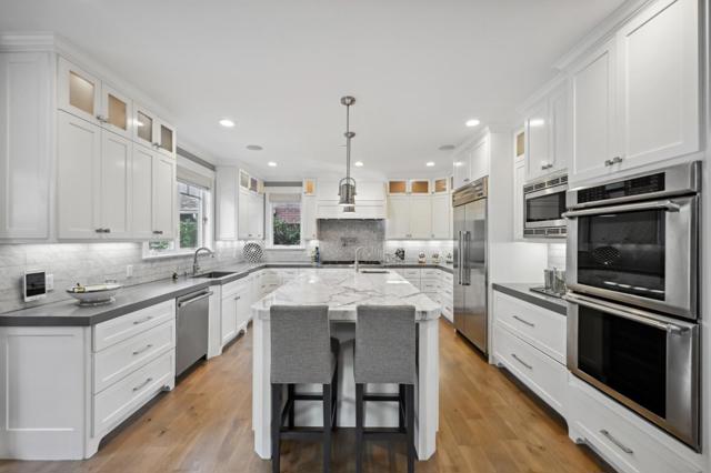 Image 5 of 33 For 318 Oakwood Boulevard