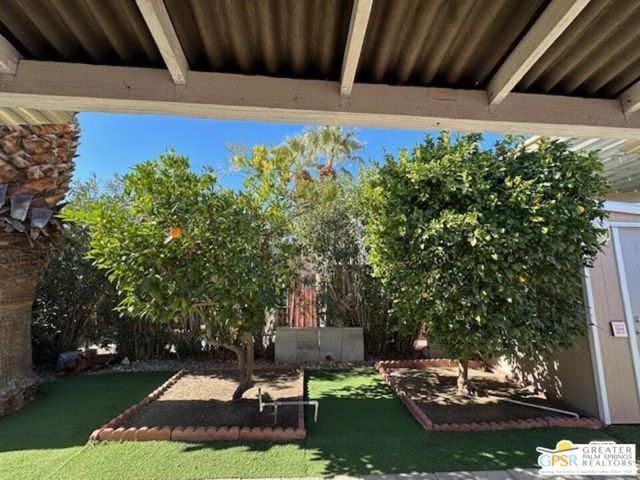 10 Hayes Street, Cathedral City CA: https://media.crmls.org/mediaz/dbefff2d-82f8-473e-88fa-ea047d615969.jpg
