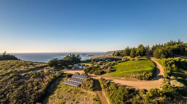 46400 Clear Ridge Road, Big Sur CA: https://media.crmls.org/mediaz/dbf05995-f76b-48bd-b739-87f87510bacb.jpg