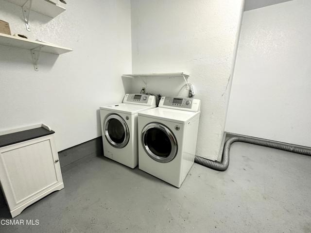 672 Indian Oak Lane, Oak Park CA: https://media.crmls.org/mediaz/dbf09cb1-06a5-42e8-a13d-75fb595732be.jpg