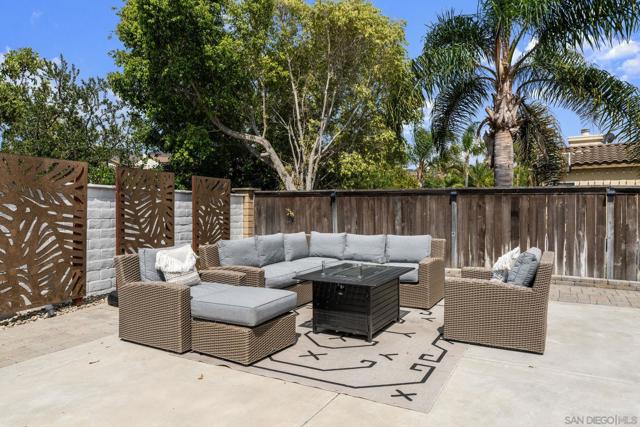 2169 Corte San Simeon, Chula Vista CA: https://media.crmls.org/mediaz/dbf0bdcb-e1c1-45fd-b674-b2f3a8b52e52.jpg