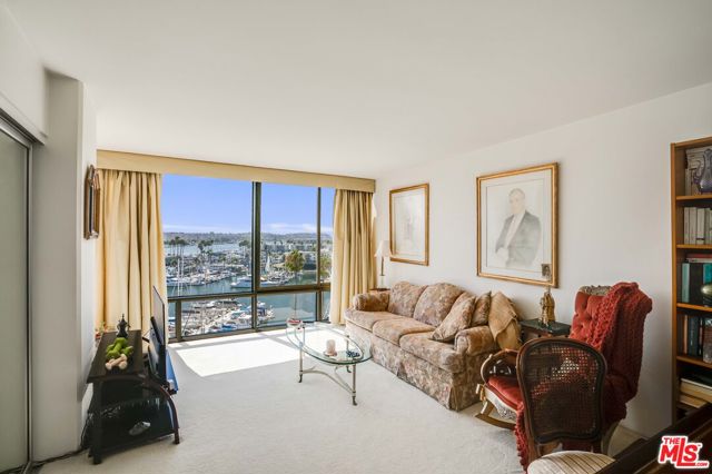 4335 S Marina City Drive, Marina del Rey CA: https://media.crmls.org/mediaz/dbf0d310-c058-4ba4-9356-4bc607b95fc1.jpg
