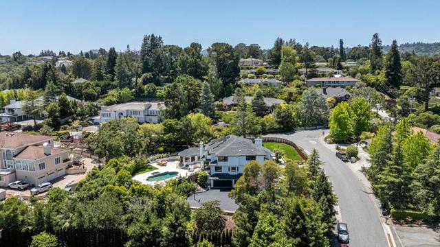 1095 Macadamia Drive, Hillsborough CA: https://media.crmls.org/mediaz/dbf15a39-294c-474d-985c-e8f17eb9c7ea.jpg