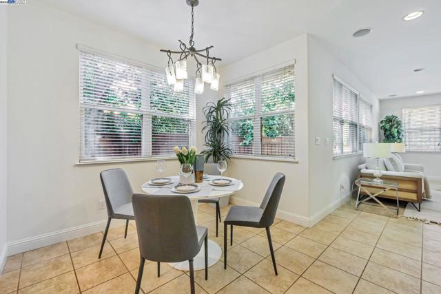 135 Cara Ct, Walnut Creek CA: https://media.crmls.org/mediaz/dbf25226-db39-47e1-9a70-1c75f3455882.jpg