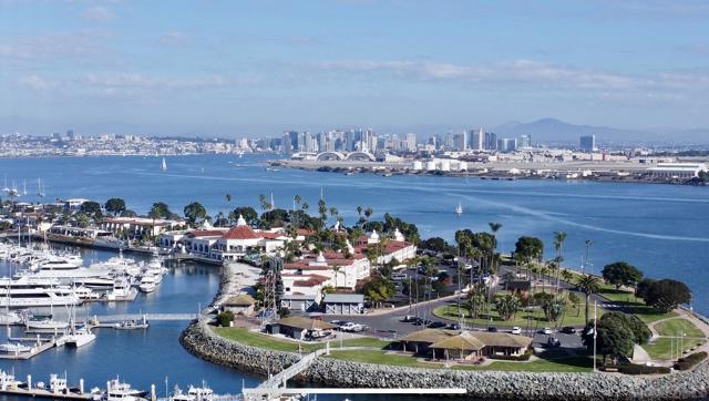 370 Rosecrans St, San Diego CA: https://media.crmls.org/mediaz/dbf2ae2f-d558-48b1-9299-549d7b2abb40.jpg