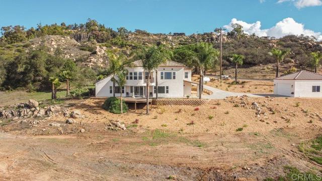 1810 Via Ladera, Fallbrook CA: https://media.crmls.org/mediaz/dbf35b46-18fb-4084-835c-4ba388a55133.jpg