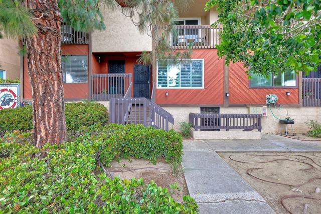 1174 Locust St, San Diego CA: https://media.crmls.org/mediaz/dbf39265-e4d3-4f7b-8da3-6ae23a3a9193.jpg