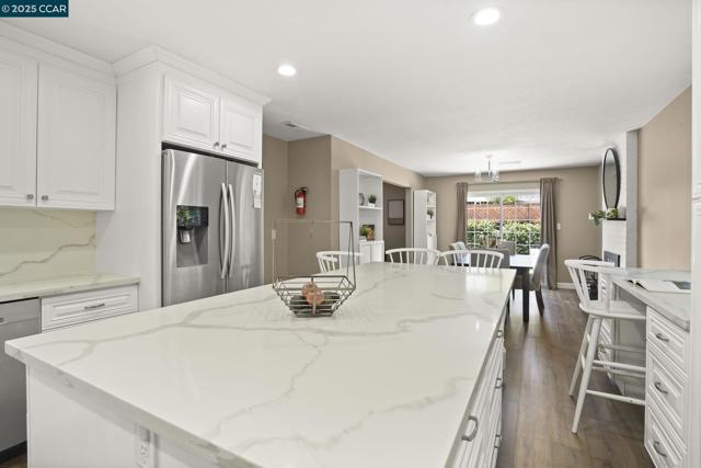 3979 Beechwood Court, Concord CA: https://media.crmls.org/mediaz/dbf39833-f432-4422-9ac8-b623ee94ecdb.jpg