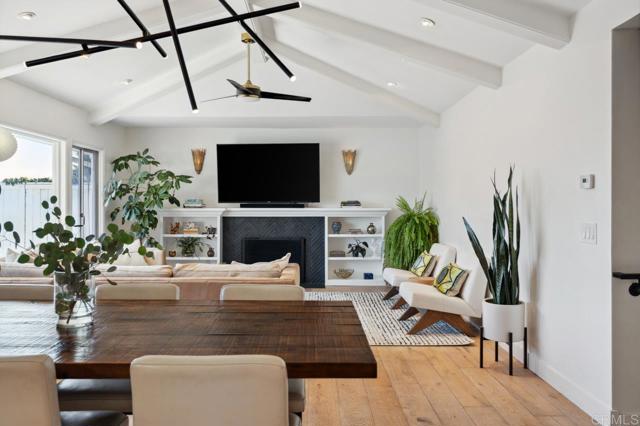 5171 College Gardens Court, San Diego CA: https://media.crmls.org/mediaz/dbf3a627-b2d2-4ba9-8523-0363303e7f5a.jpg
