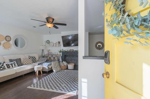 15 Elmwood Drive, Greenfield CA: https://media.crmls.org/mediaz/dbf3c16f-7fba-4bd6-8c60-150c4e6e4f62.jpg