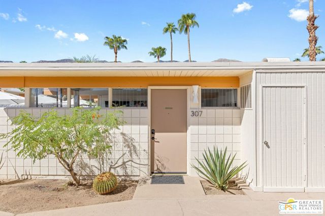 1111 E Palm Canyon Drive #307, Palm Springs, CA 92264