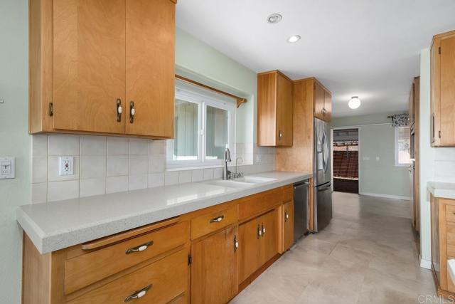 Detail Gallery Image 28 of 52 For 2382 Mirador, Vista,  CA 92084 - 3 Beds | 2/1 Baths