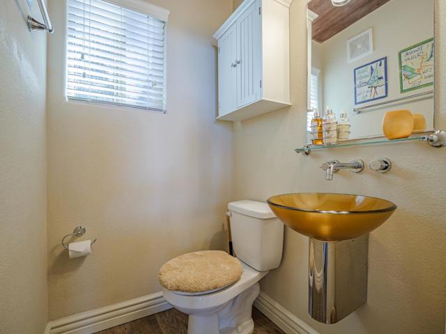 156 Mar Vista Drive, Monterey CA: https://media.crmls.org/mediaz/dbf548fe-cbe2-42de-be0b-eef6d8c57d26.jpg