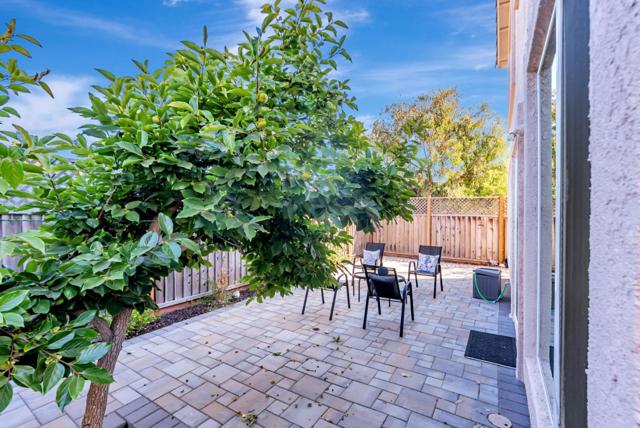 327 Ratto Road, Alameda CA: https://media.crmls.org/mediaz/dbf5e8c7-4b0f-4a68-802a-17ca0a5dd901.jpg
