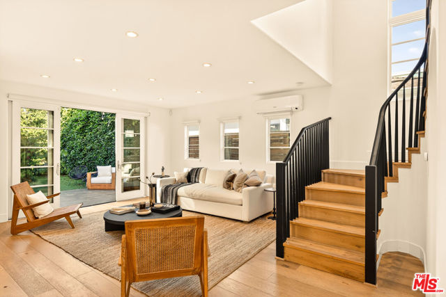 Image 24 of 43 For 3128 Stanford Avenue