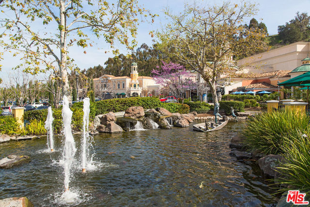 23777 Mulholland Highway, Calabasas CA: https://media.crmls.org/mediaz/dbf6cb3d-a950-4b9f-976e-0e5452f749c7.jpg