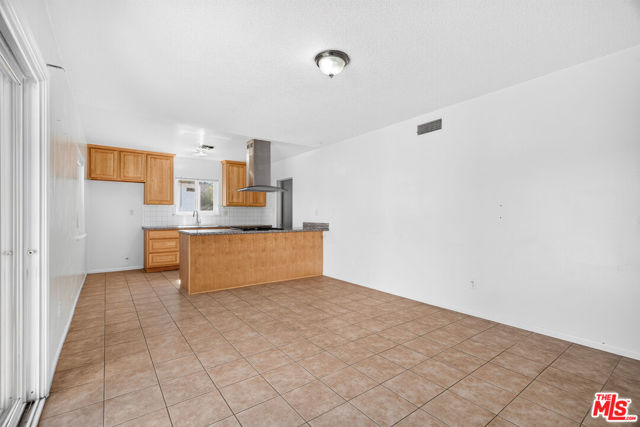 1320 West Farlington Street photo 10