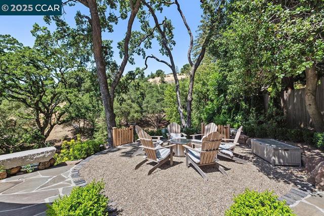 72 Davis Rd, Orinda CA: https://media.crmls.org/mediaz/dbf6fbea-f8fd-4821-89f5-3de6903d2510.jpg