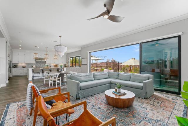 4719 Crespi Ct, Carlsbad CA: https://media.crmls.org/mediaz/dbf7a23b-e585-4340-a90f-0597019ac128.jpg