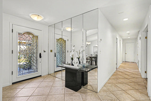 239 Santa Barbara Circle, Palm Desert, CA 92260