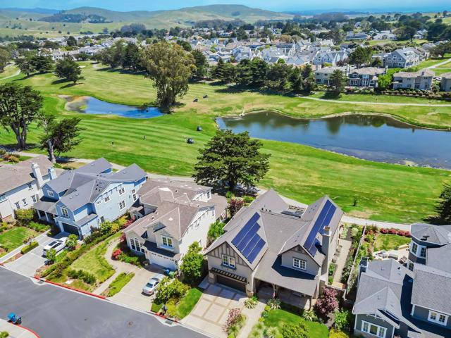 121 Carnoustie Drive, Half Moon Bay CA: https://media.crmls.org/mediaz/dbf966ce-3aa5-45f5-a16f-c16894e116a0.jpg
