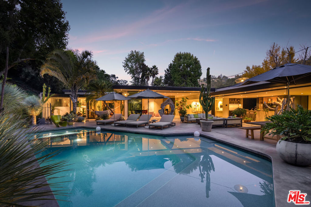 1087 Moraga Drive — Mid Century Modern