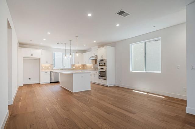 1021 Sinopia Terrace, San Ramon CA: https://media.crmls.org/mediaz/dbfa2701-b1aa-4335-98bd-15519b7e621e.jpg