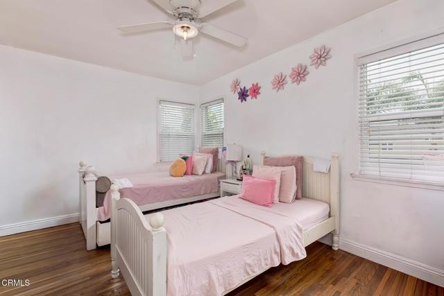 426 W Arbor Vitae Street, Inglewood CA: https://media.crmls.org/mediaz/dbfa3825-bf64-4ecf-aa5b-393b9592663a.jpg