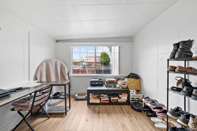 42 48 E 5Th Street, National City CA: https://media.crmls.org/mediaz/dbfa43e3-697c-4ee8-b986-bb48997cb87e.jpg