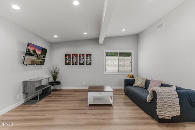 7745 Geyser Avenue, Reseda CA: https://media.crmls.org/mediaz/dbfa4be0-8c15-46dd-a387-52784b4b14a2.jpg
