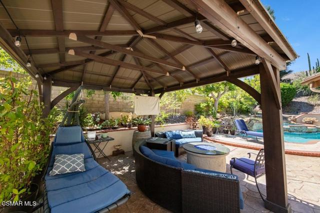 3085 Klamath Avenue, Simi Valley CA: https://media.crmls.org/mediaz/dbfa71b9-f965-4d99-891e-00ed98499193.jpg