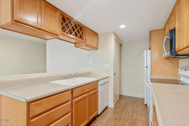 Detail Gallery Image 10 of 29 For 2587 Tiller Ave, Port Hueneme,  CA 93041 - 2 Beds | 1 Baths