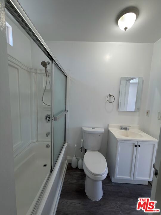 4277 Colbath Avenue photo 12