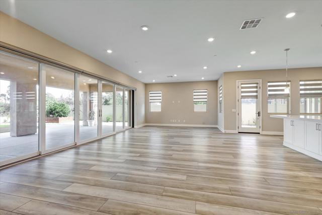 16231 Sunny Summit Dr, San Diego CA: https://media.crmls.org/mediaz/dbfb8c08-9dde-41b0-bdb3-013ed51c4b5b.jpg