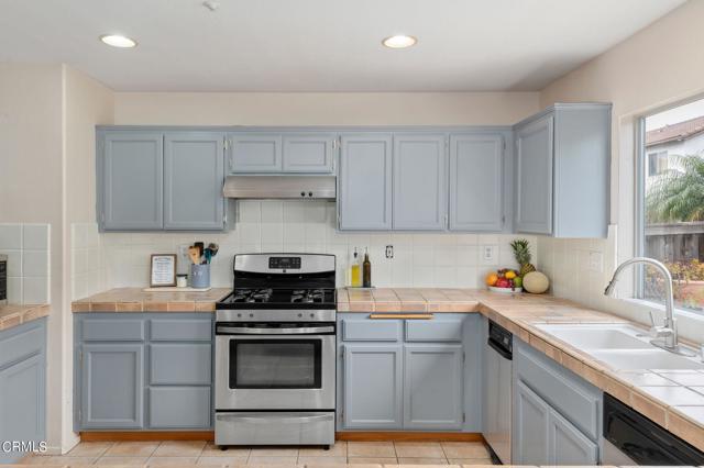 14-web-or-mls-14 - Kitchen