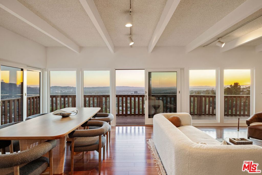 921 La Rambla Drive