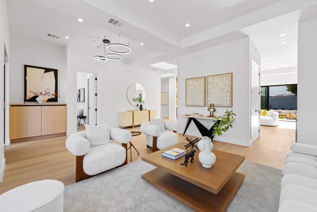 89 Centre Street, Mountain View CA: https://media.crmls.org/mediaz/dbfc5428-7ee7-4715-8f94-e995f2fcecbd.jpg