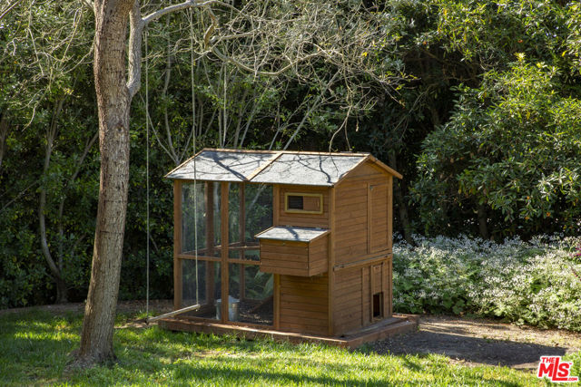 770 Via Manana, Montecito CA: https://media.crmls.org/mediaz/dbfc7983-b1f1-468d-9bc9-5cc159c56e7e.jpg