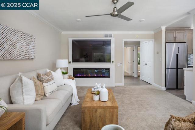 1115 Oakmont Dr, Walnut Creek CA: https://media.crmls.org/mediaz/dbfc7e60-4908-43ad-9503-1879c1140ccb.jpg