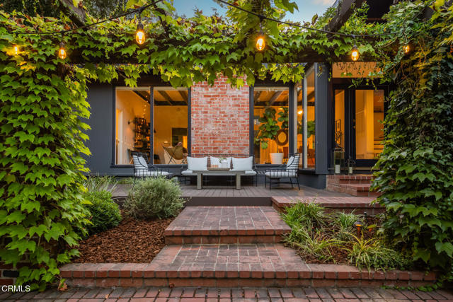 595 Linda Vista Avenue, Pasadena CA: https://media.crmls.org/mediaz/dbfcbed3-00d2-499f-b13a-9ccb2fb737e2.jpg