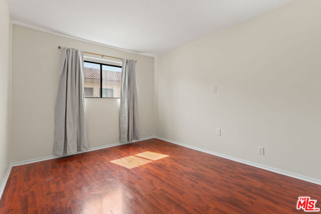 6021 Lindley Avenue, Tarzana CA: https://media.crmls.org/mediaz/dbfd99a4-bdeb-42e9-8d78-7bb9f826ebf1.jpg