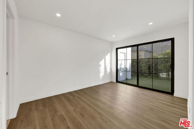 8815 Sari Avenue photo 14