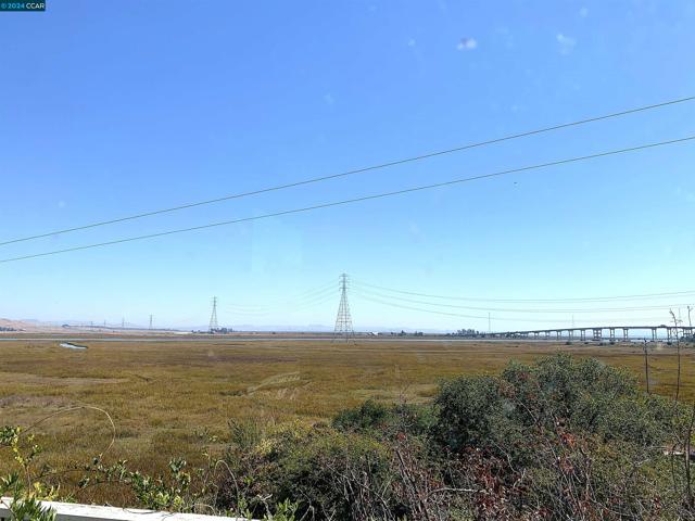 29 Anton Way, Novato CA: https://media.crmls.org/mediaz/dbfe1a0e-1eea-419e-a0e0-22813ac91ade.jpg