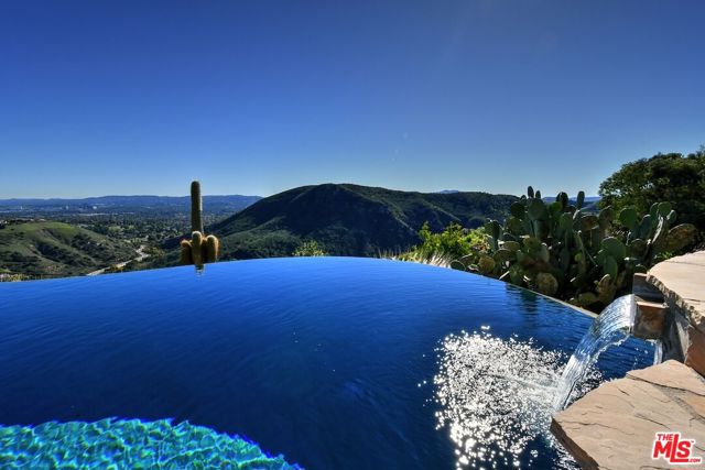 130 Dapplegray Road, Bell Canyon CA: https://media.crmls.org/mediaz/dbfe2539-25fe-4592-ad65-d85ccb6888b4.jpg