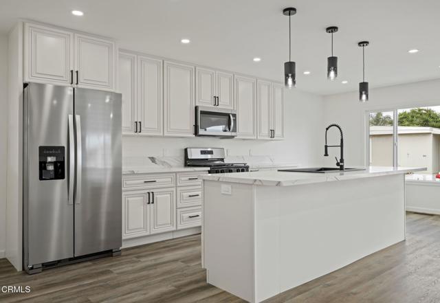 Detail Gallery Image 10 of 28 For 113 Camino Valverde #113,  Camarillo,  CA 93012 - 2 Beds | 2/1 Baths