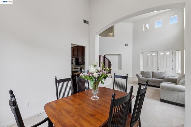 Image 8 of 51 For 25318 Buckeye Dr