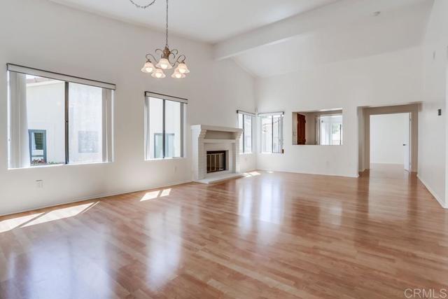 Detail Gallery Image 7 of 19 For 18035 Avenida Alozdra, San Diego,  CA 92128 - 2 Beds | 2 Baths