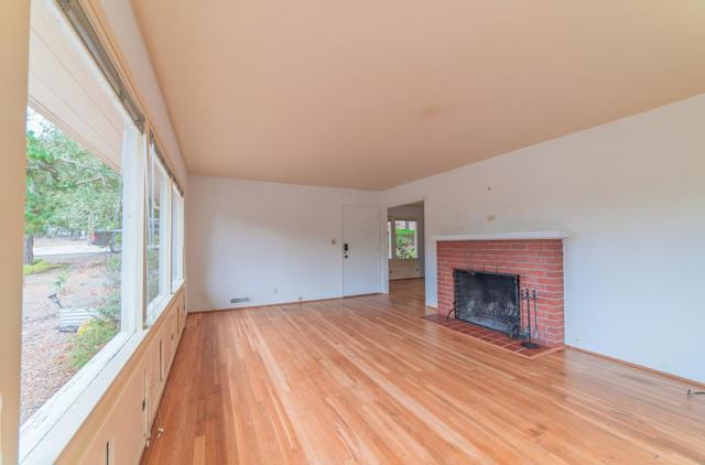 25145 N Carmel Hills Drive, Carmel CA: https://media.crmls.org/mediaz/dbff69f4-57c8-4ff5-85e4-88186d52d998.jpg